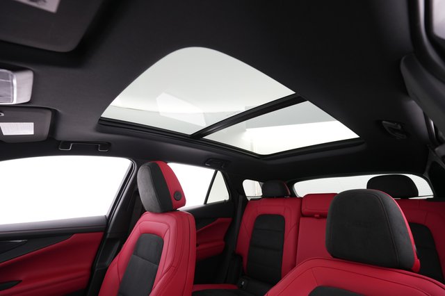 2024 Chevrolet Blazer EV — photo 18 of 20