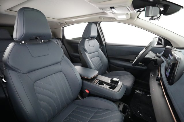 2023 Nissan Ariya — photo 18 of 22