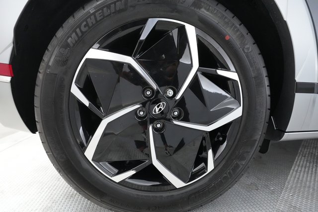 2024 Hyundai IONIQ 5 — photo 16 of 21