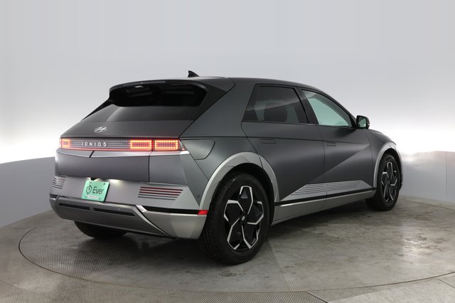 2024 Hyundai IONIQ 5 — photo 2 of 21