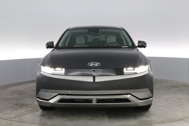 2024 Hyundai IONIQ 5 — photo 13 of 21