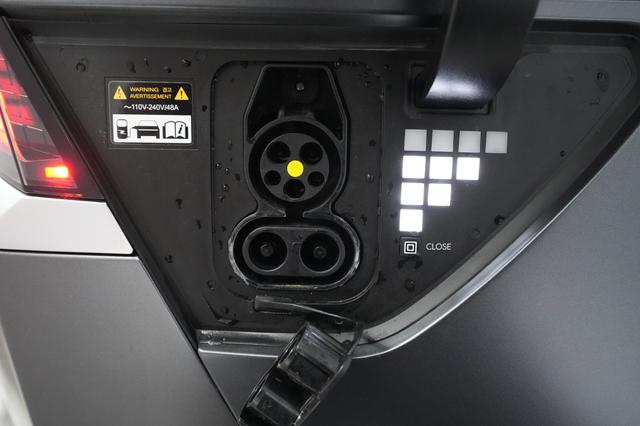 2024 Hyundai IONIQ 5 — photo 8 of 21