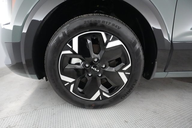 2024 Kia Niro EV — photo 11 of 22