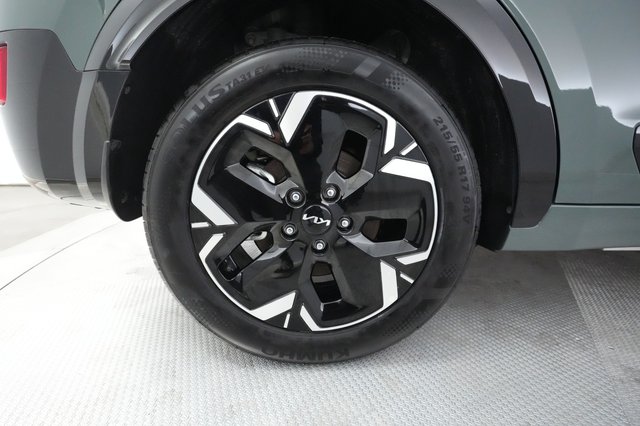 2024 Kia Niro EV — photo 14 of 22