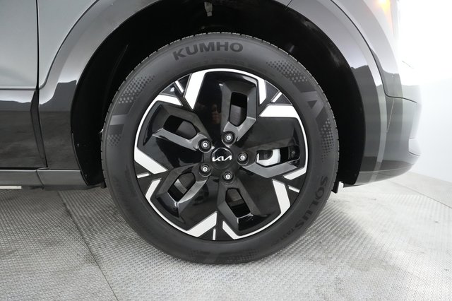 2024 Kia Niro EV — photo 13 of 21
