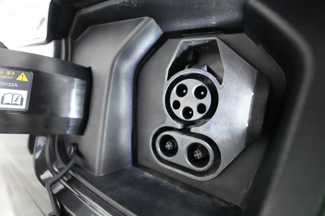2024 Kia Niro EV — photo 18 of 21