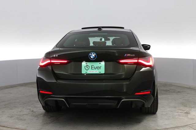 2022 BMW i4 — photo 9 of 20