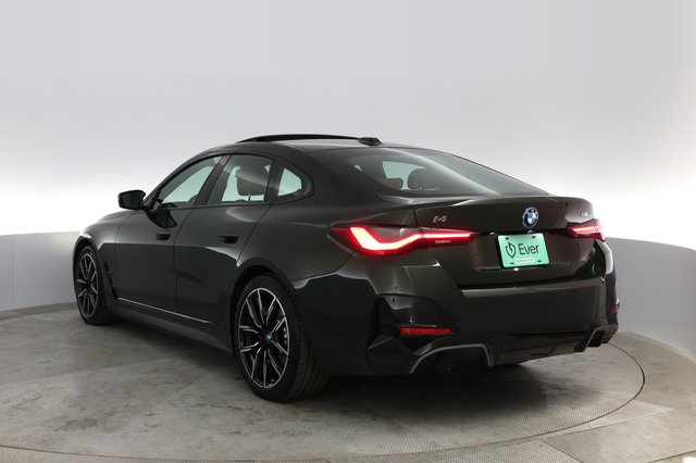 2022 BMW i4 — photo 14 of 20