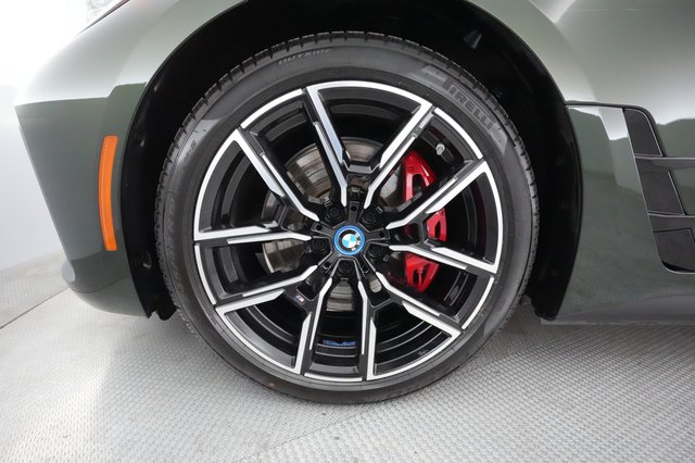 2022 BMW i4 — photo 7 of 20