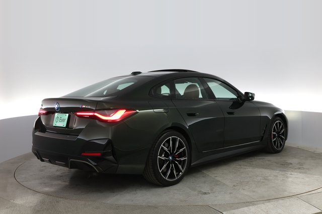 2022 BMW i4 — photo 2 of 20