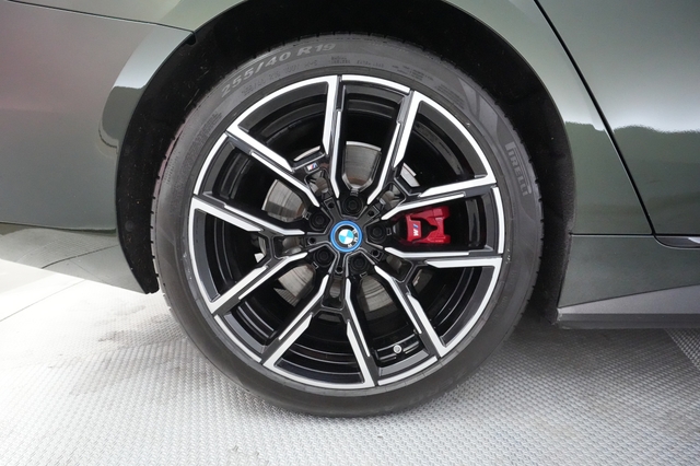 2022 BMW i4