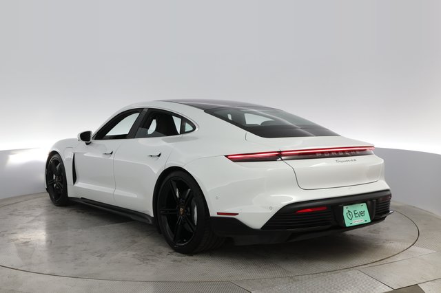 2020 Porsche Taycan — photo 9 of 22