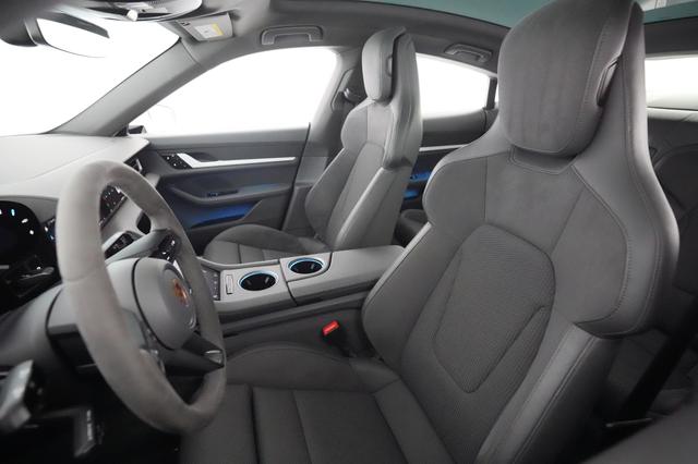 2020 Porsche Taycan — photo 3 of 22