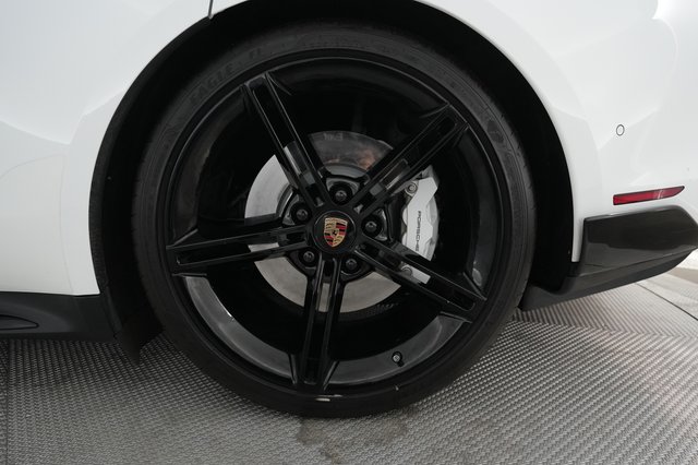 2020 Porsche Taycan — photo 7 of 22