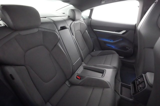 2020 Porsche Taycan — photo 4 of 22