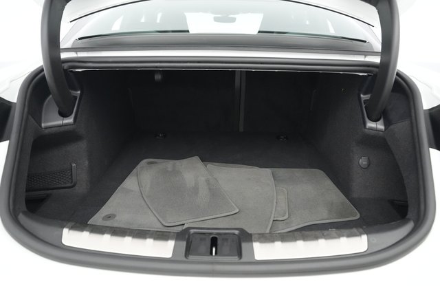 2020 Porsche Taycan — photo 6 of 22