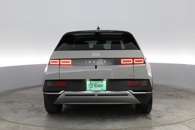2022 Hyundai IONIQ 5 — photo 8 of 19