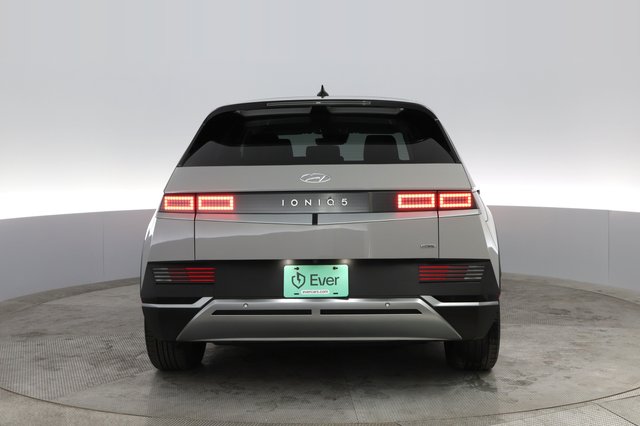 2022 Hyundai IONIQ 5 — photo 8 of 19