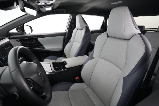 2023 Subaru Solterra — photo 3 of 21