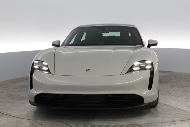 2021 Porsche Taycan — photo 5 of 23