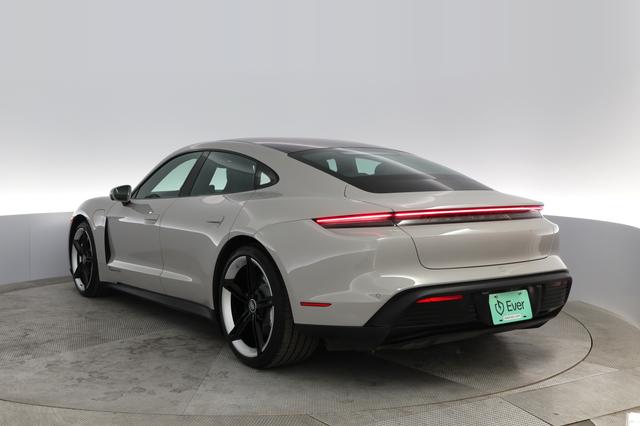 2021 Porsche Taycan — photo 9 of 23