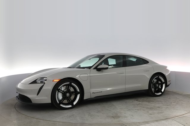 2021 Porsche Taycan — photo 10 of 23
