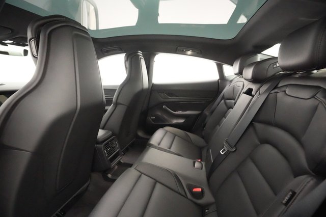 2021 Porsche Taycan — photo 16 of 23