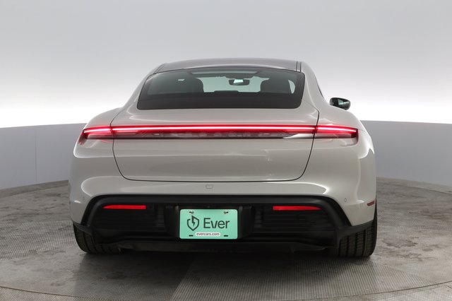 2021 Porsche Taycan — photo 8 of 23