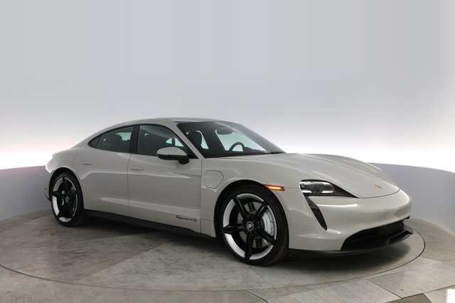 2021 Porsche Taycan — photo 7 of 23