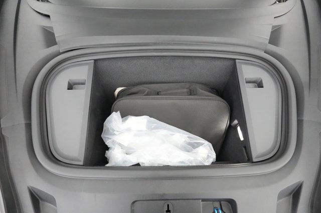 2021 Porsche Taycan — photo 21 of 23