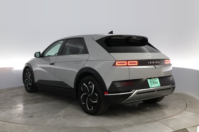 2023 Hyundai IONIQ 5 — photo 9 of 21
