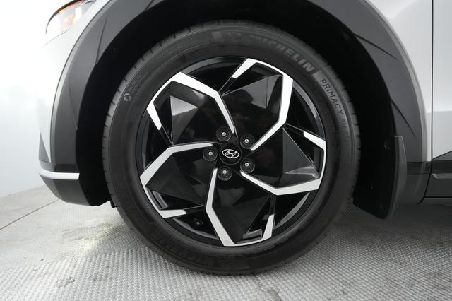 2023 Hyundai IONIQ 5 — photo 7 of 21