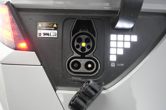 2023 Hyundai IONIQ 5 — photo 8 of 21
