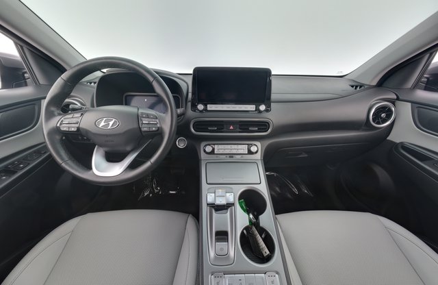2022 Hyundai Kona — photo 18 of 31
