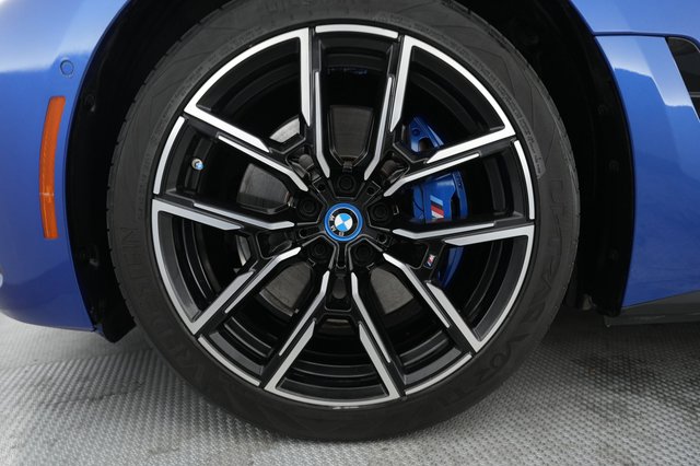 2023 BMW i4 — photo 7 of 21