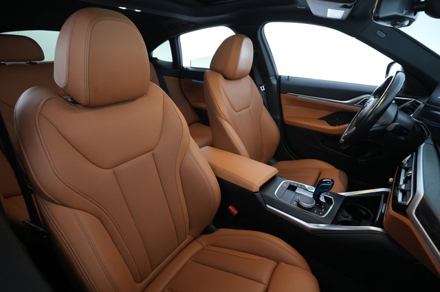 2023 BMW i4 — photo 18 of 21