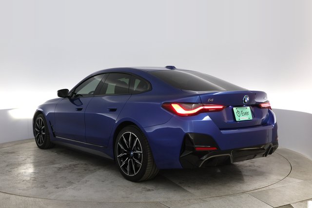 2023 BMW i4 — photo 9 of 21
