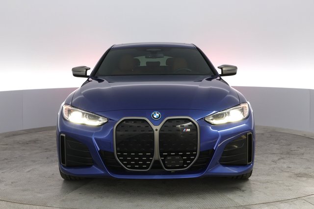 2023 BMW i4 — photo 13 of 21