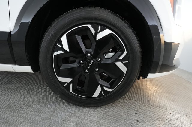 2024 Kia Niro EV — photo 17 of 22