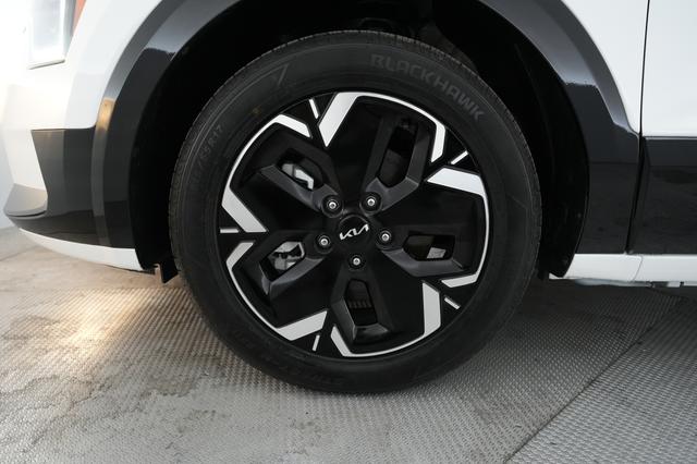 2024 Kia Niro EV — photo 7 of 22
