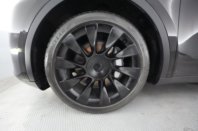 2021 Tesla Model Y — photo 11 of 22