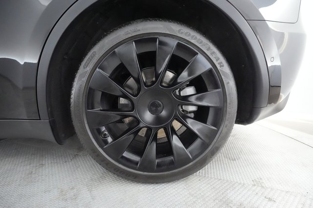2021 Tesla Model Y — photo 12 of 22