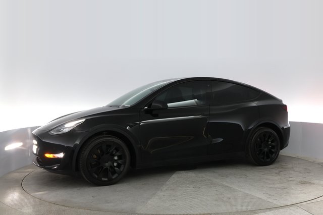 2021 Tesla Model Y — photo 10 of 22