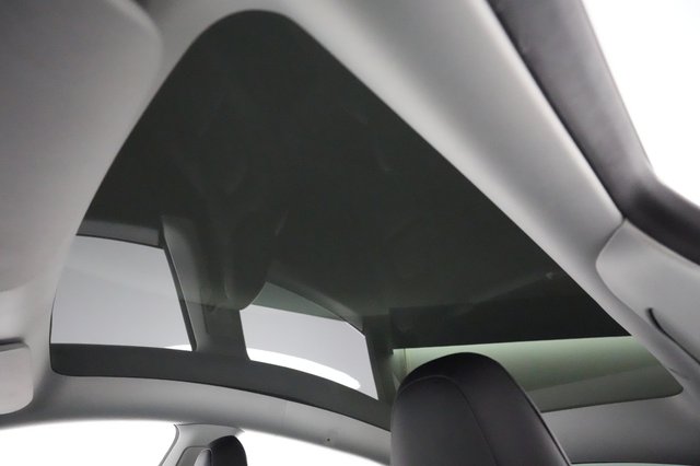 2021 Tesla Model Y — photo 18 of 22