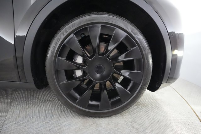 2021 Tesla Model Y — photo 13 of 22