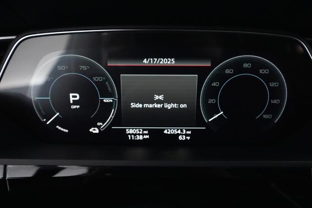2019 Audi e-tron — photo 4 of 25