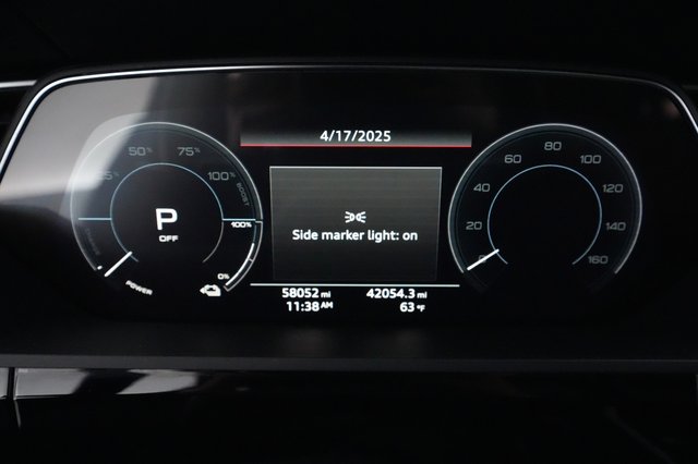 2019 Audi e-tron — photo 4 of 25
