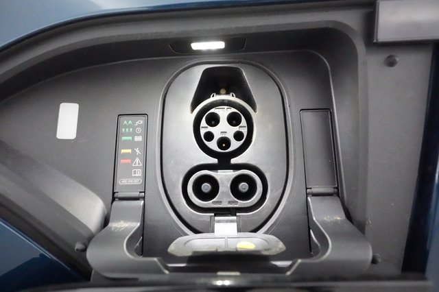 2019 Audi e-tron — photo 19 of 25