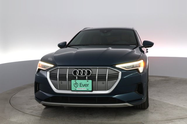2019 Audi e-tron — photo 5 of 25