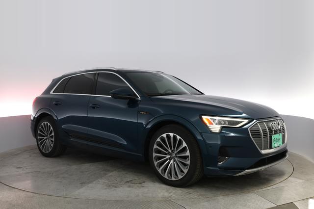 2019 Audi e-tron — photo 7 of 25